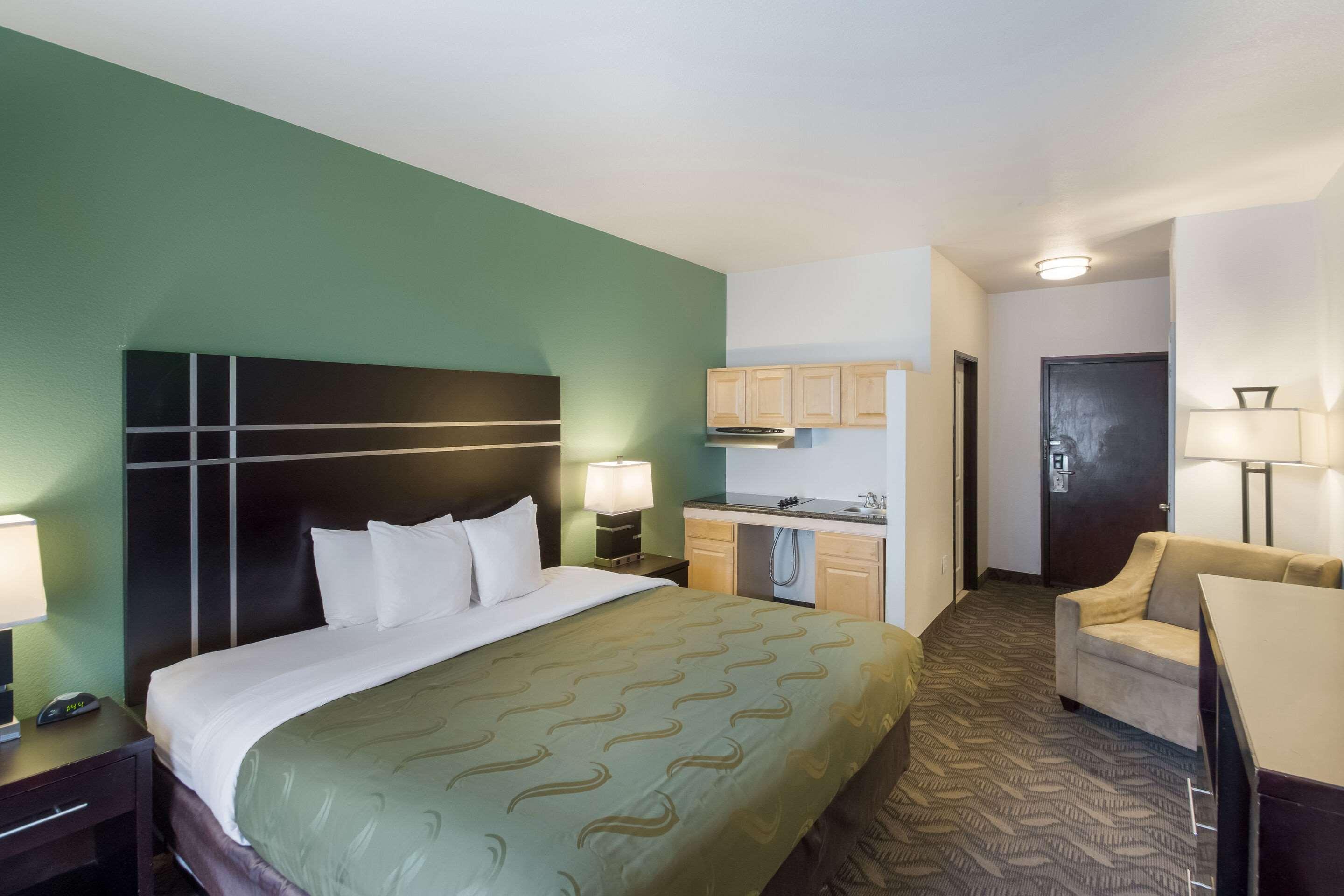 Quality Inn & Suites Airport West Salt Lake City Exterior photo