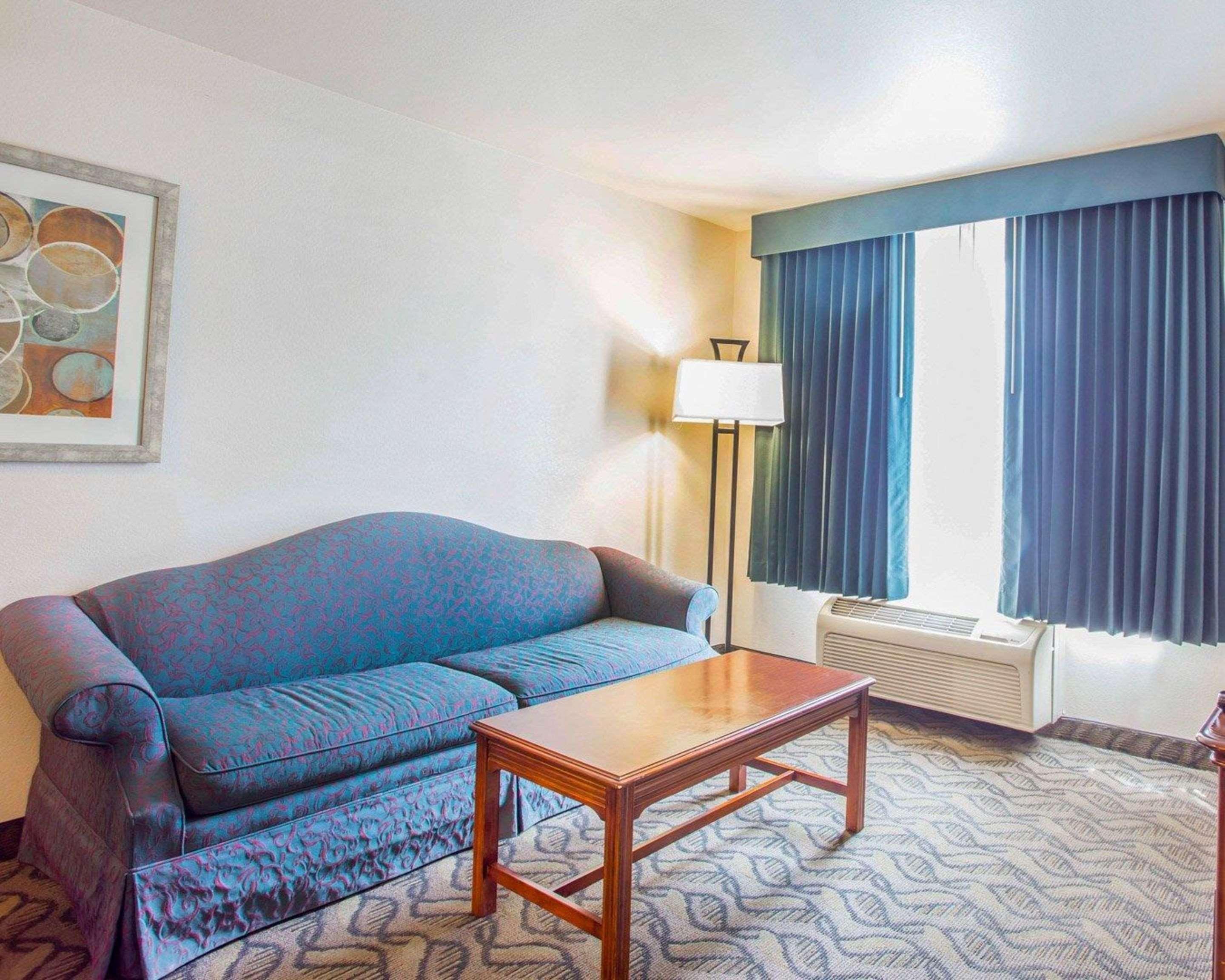 Quality Inn & Suites Airport West Salt Lake City Exterior photo