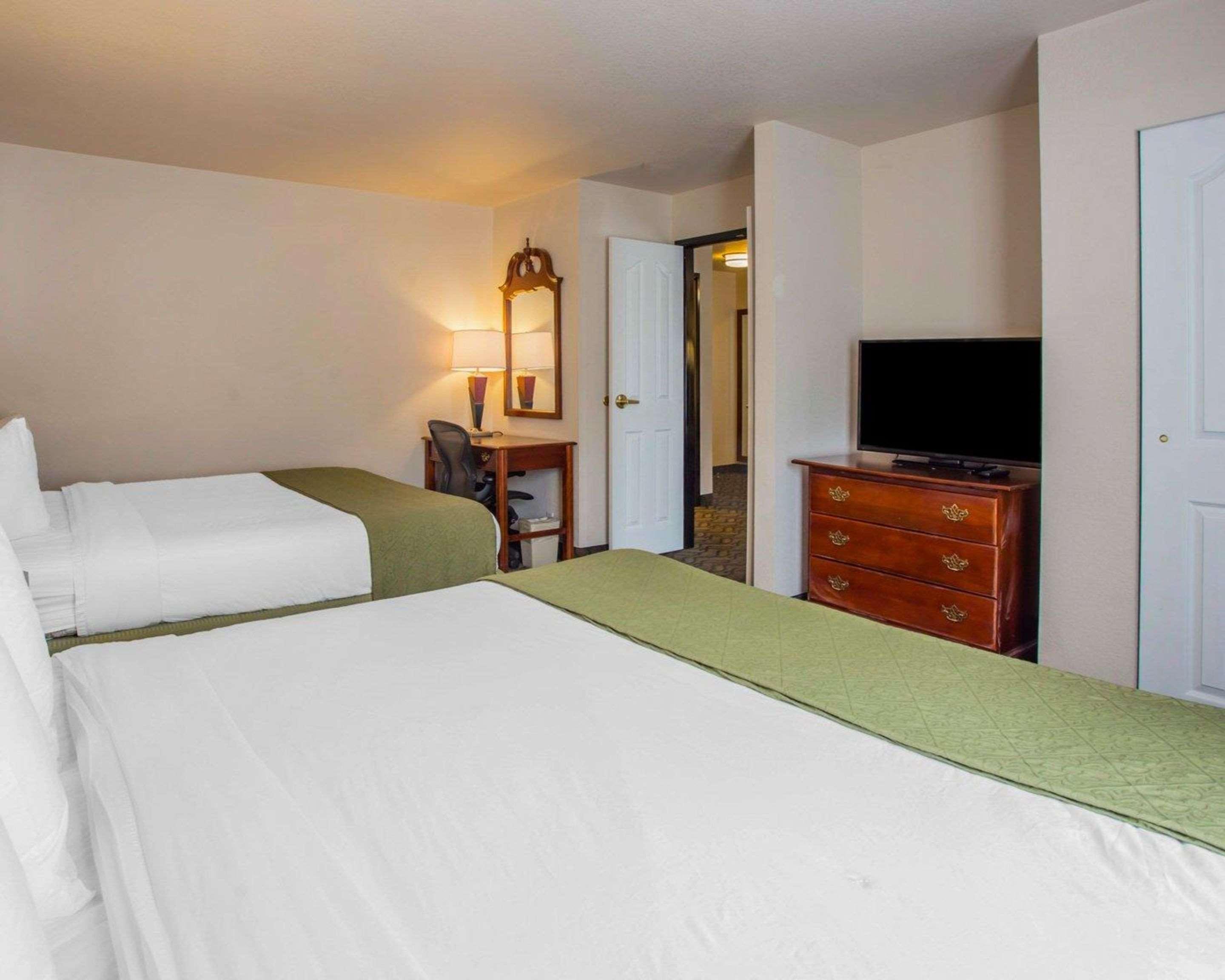 Quality Inn & Suites Airport West Salt Lake City Exterior photo