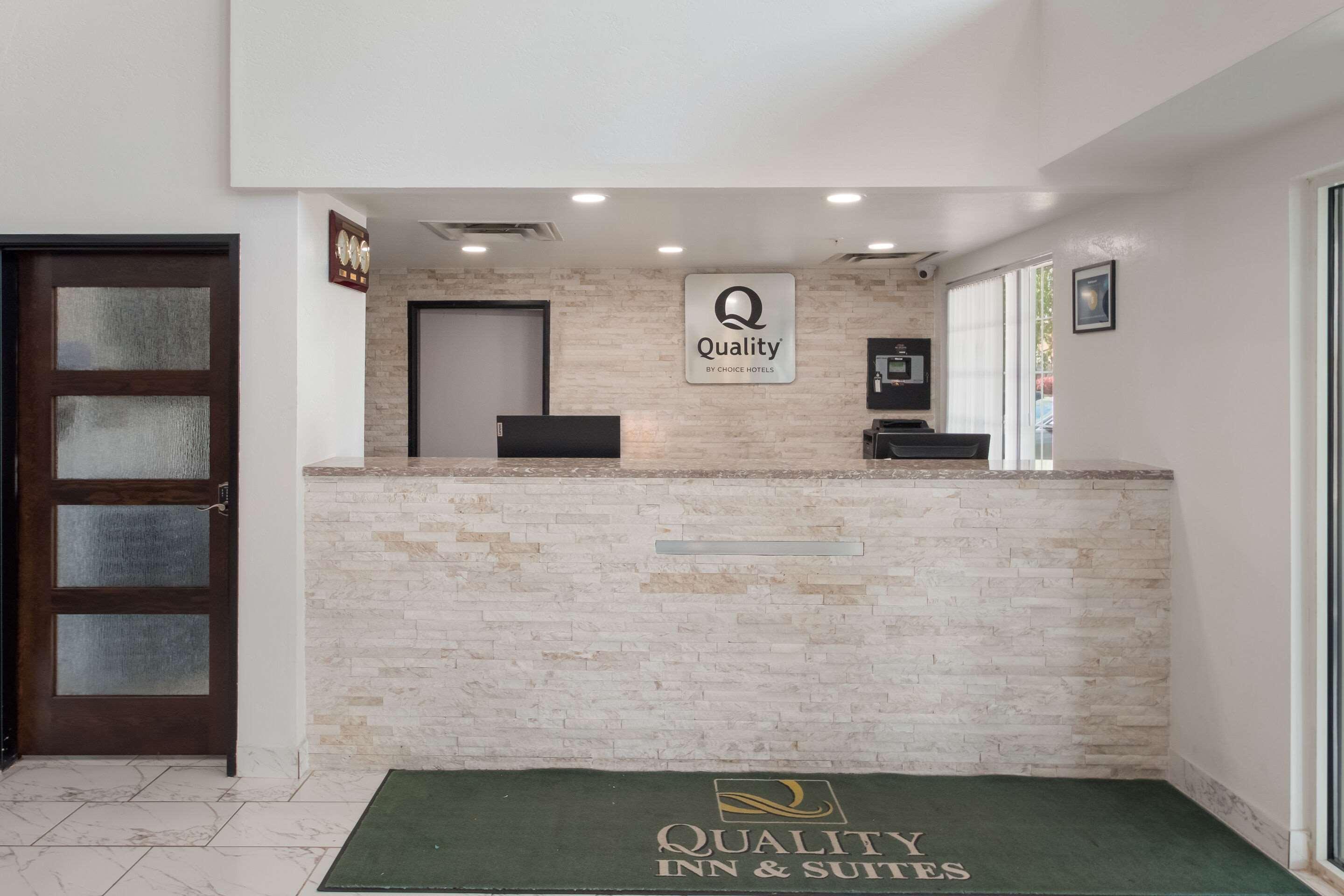 Quality Inn & Suites Airport West Salt Lake City Exterior photo